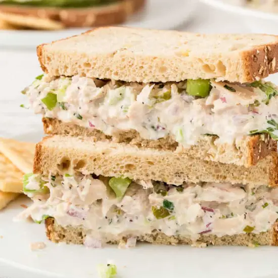 Served with tuna mix with herbs and mayonnaise sauce